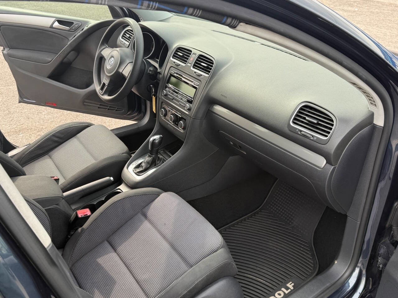 Used 2014 Volkswagen Golf 4-Door image 21