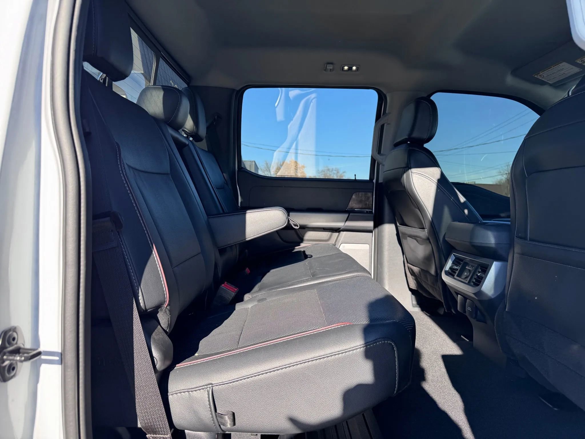 Used 2023 Ford F250 Lariat w/ FX4 Off-Road Package image 8