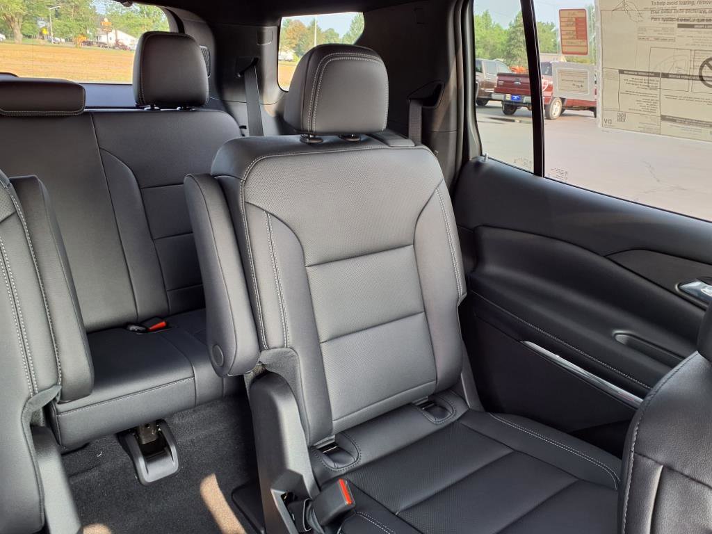 New 2026 Chevrolet Traverse LT w/ Driver Confidence Package image 15