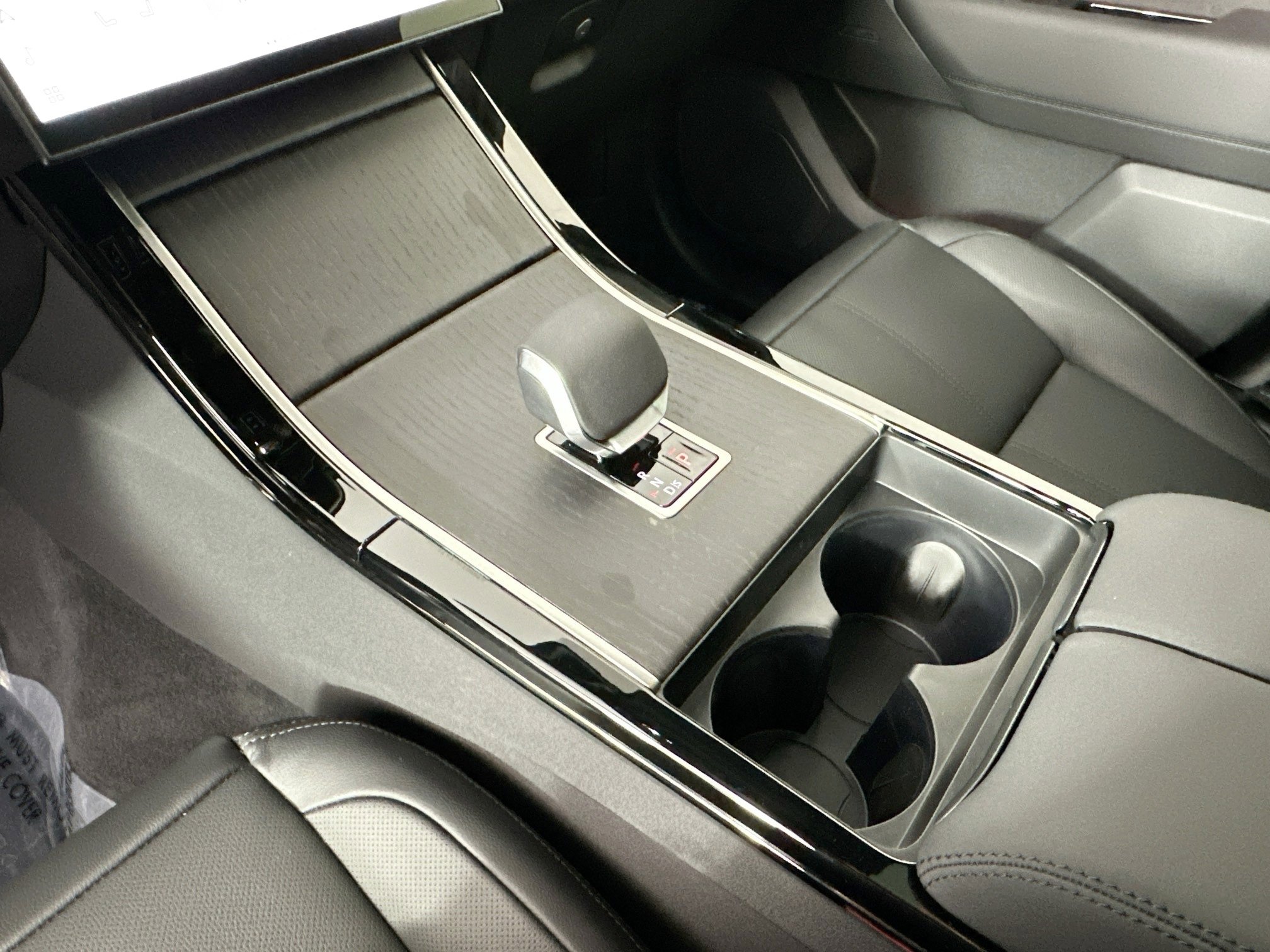 Used 2026 Land Rover Range Rover Velar S image 13