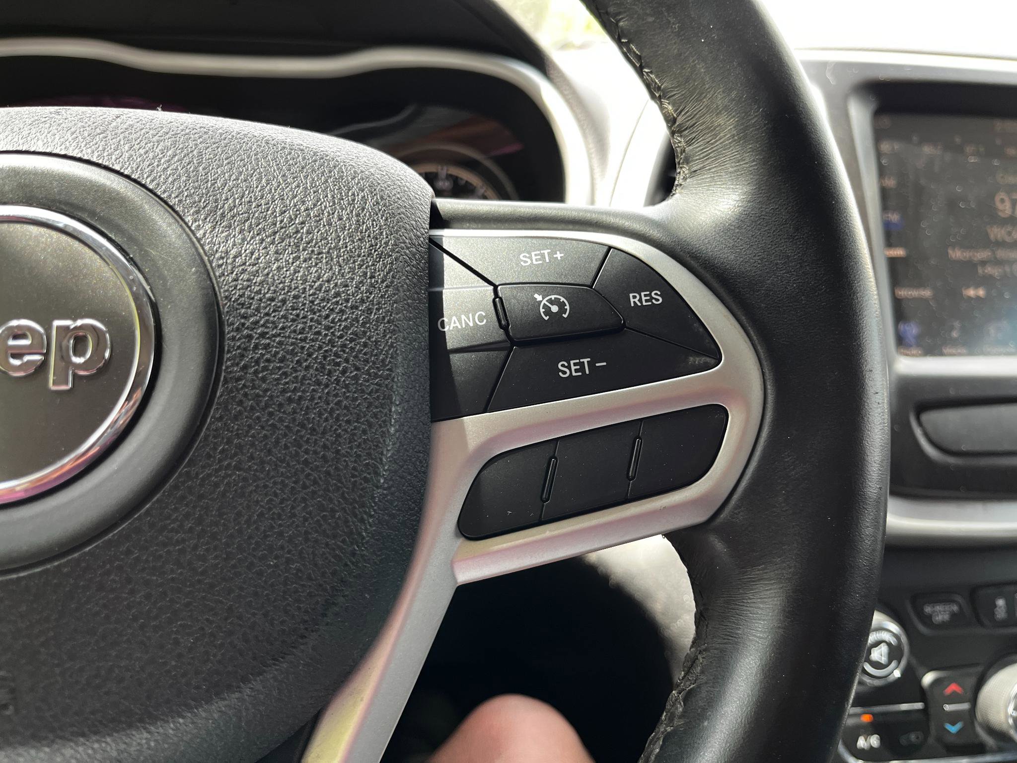 Used 2017 Jeep Cherokee Trailhawk w/ Comfort/Convenience Group image 26