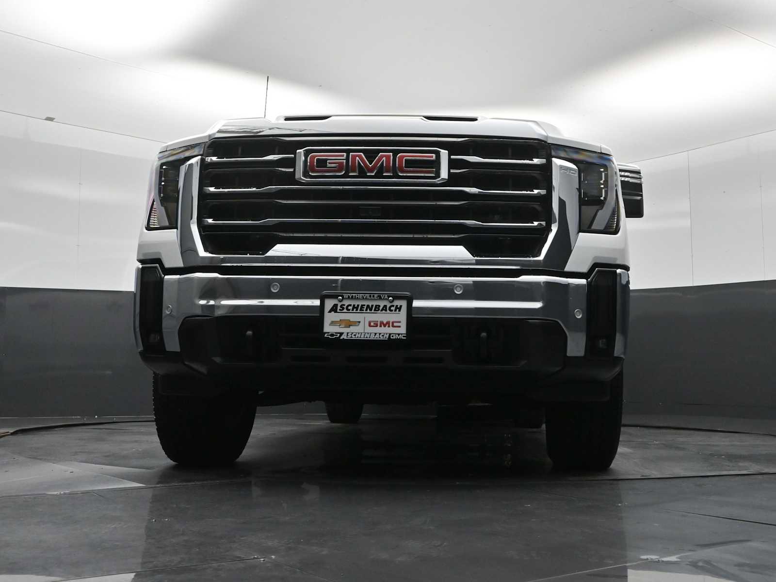 Used 2024 GMC Sierra 3500 SLT w/ SLT Premium Package image 20