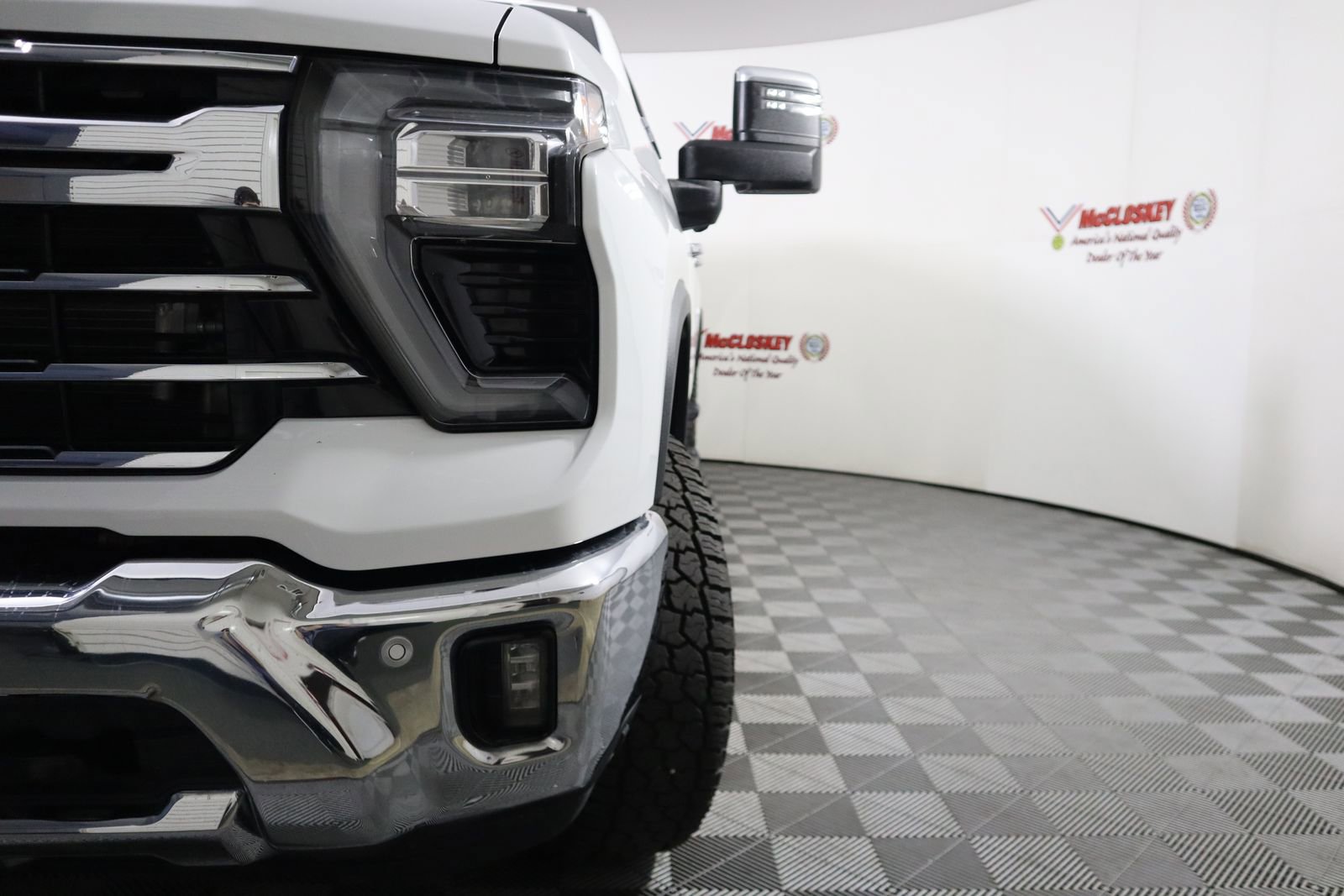 Used 2024 Chevrolet Silverado 2500 LTZ w/ LTZ Convenience Package image 28