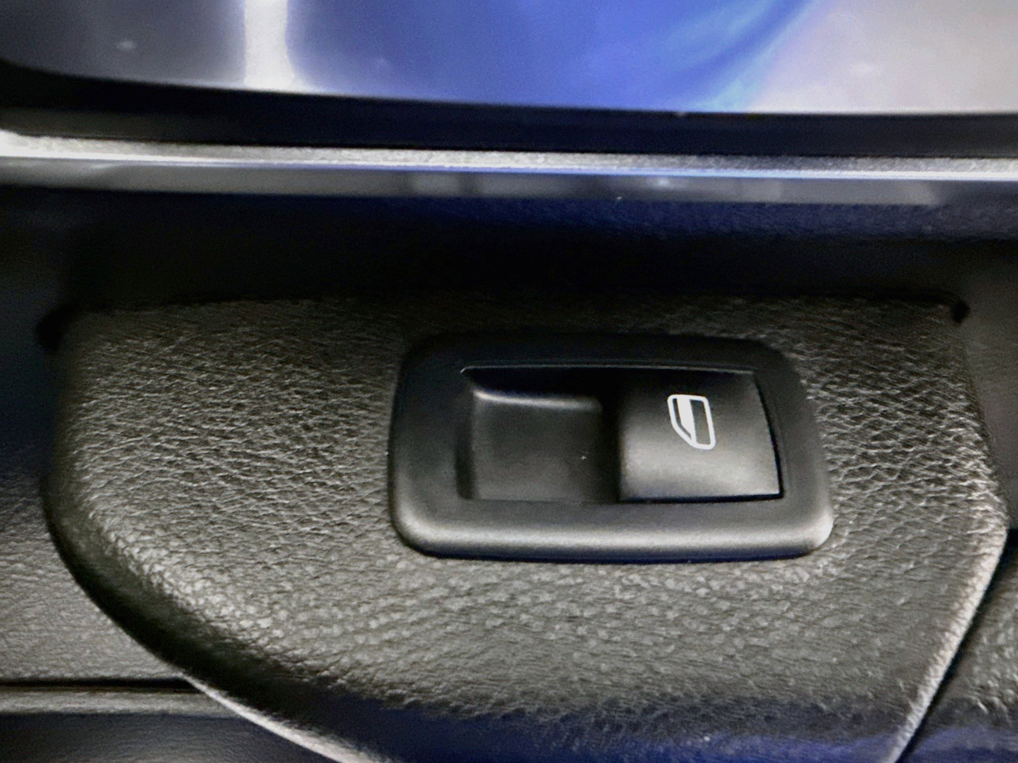 Used 2019 RAM 1500 Laramie AWD/4WD image 31