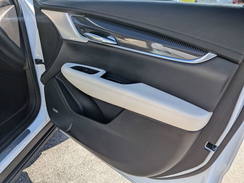 Certified 2024 Cadillac XT6 Sport w/ Technology Package image 28