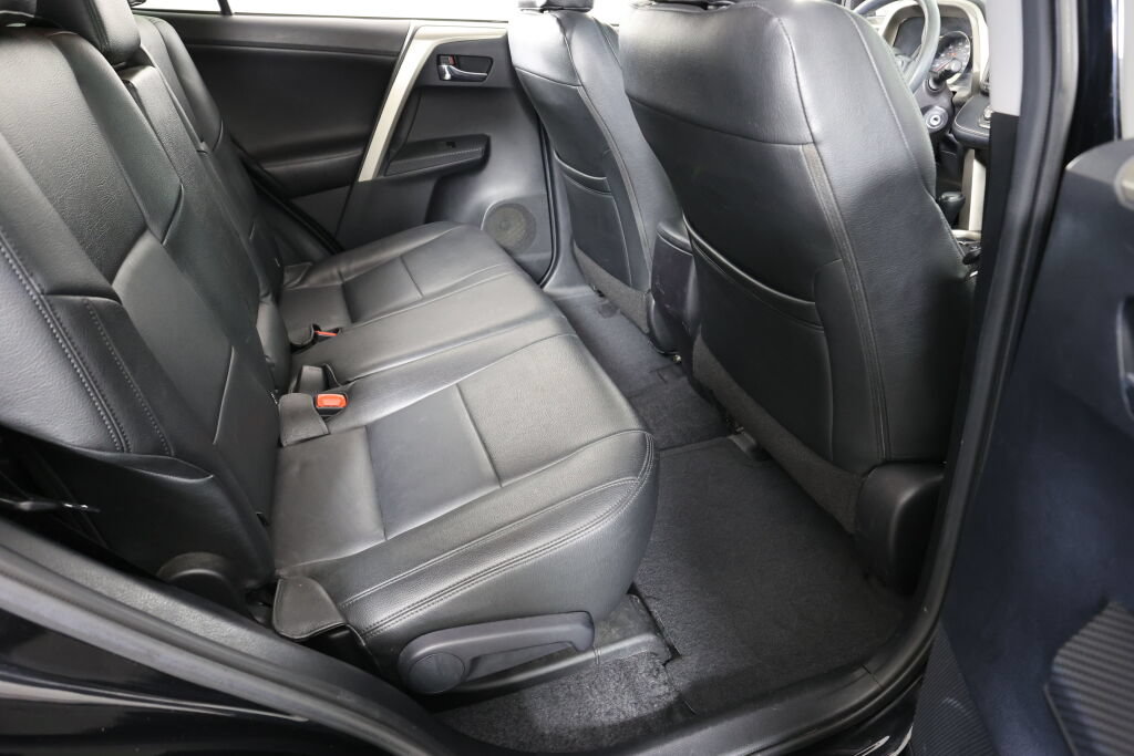 Used 2015 Toyota RAV4 XLE AWD/4WD image 22