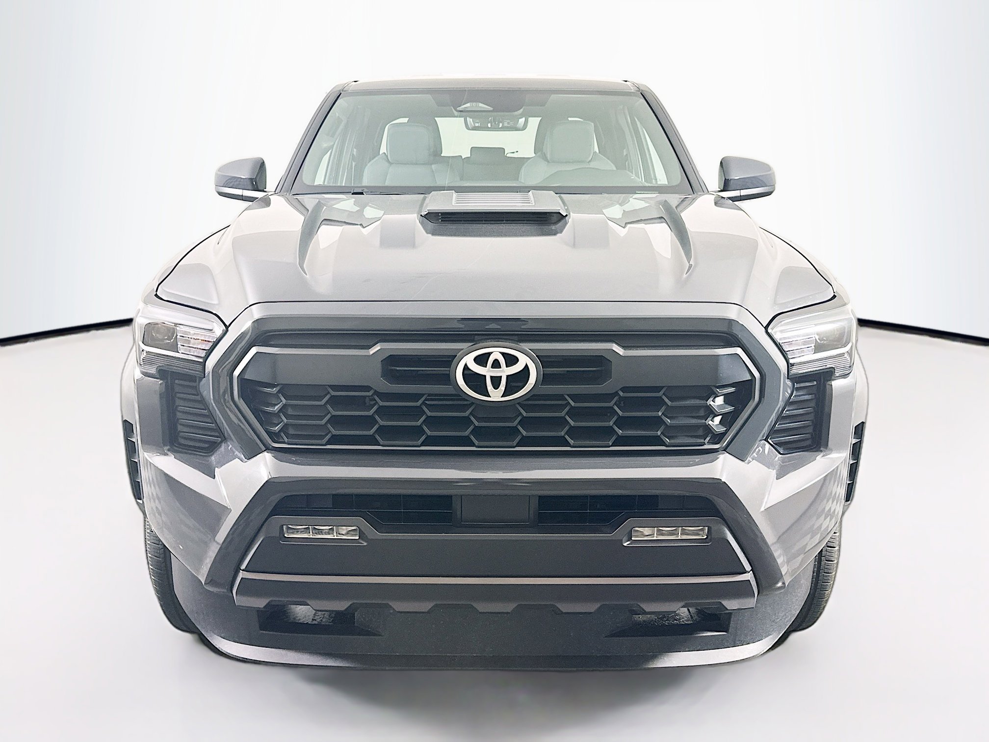 Used 2025 Toyota Tacoma TRD Sport image 2