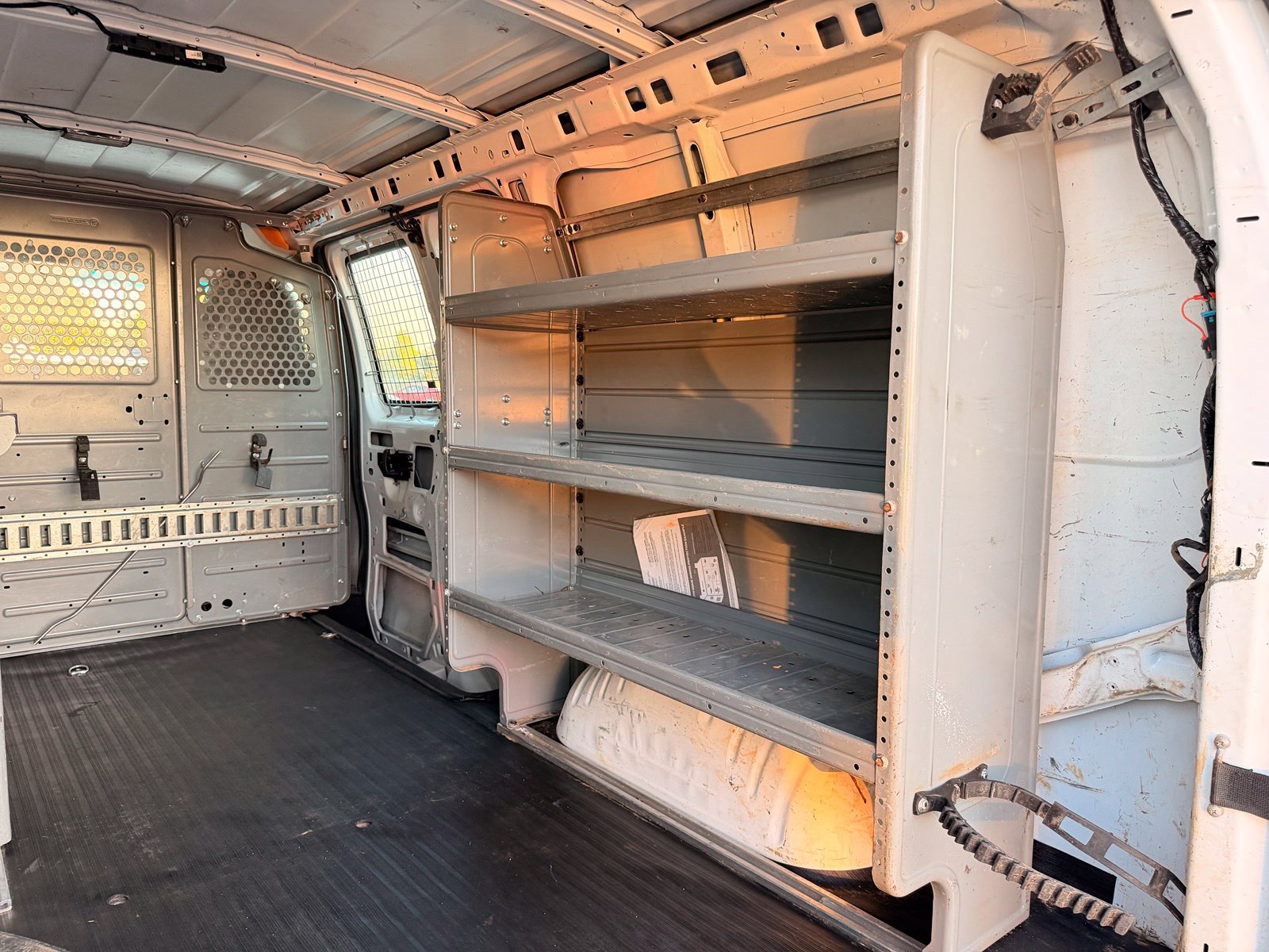 Used 2015 Chevrolet Express 2500 RWD image 12
