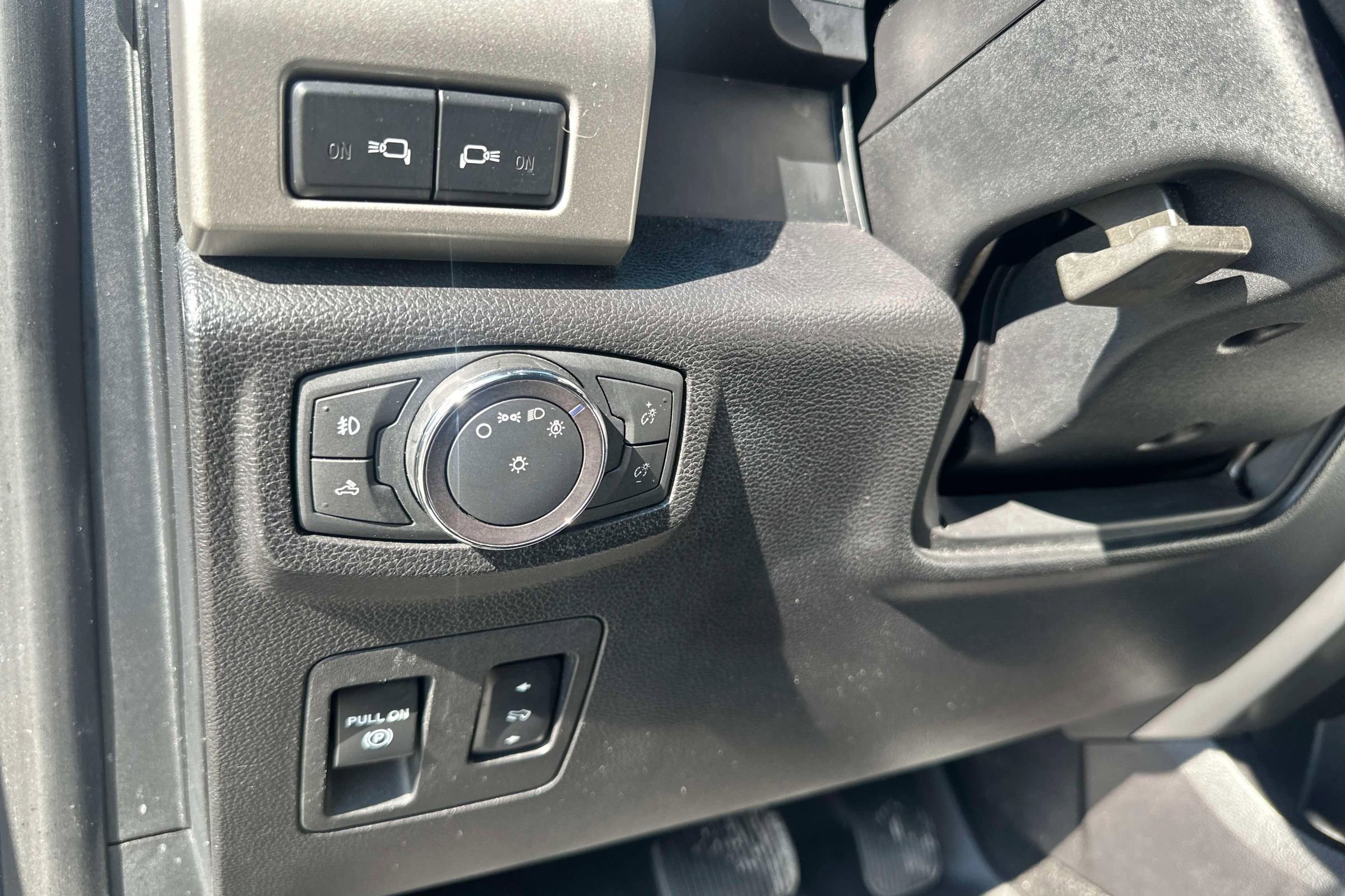 Used 2018 Ford F150 Lariat image 18