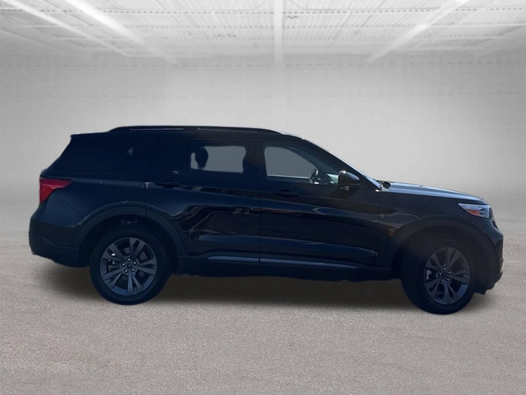 Certified 2023 Ford Explorer XLT w/ Equipment Group 202A AWD/4WD image 60