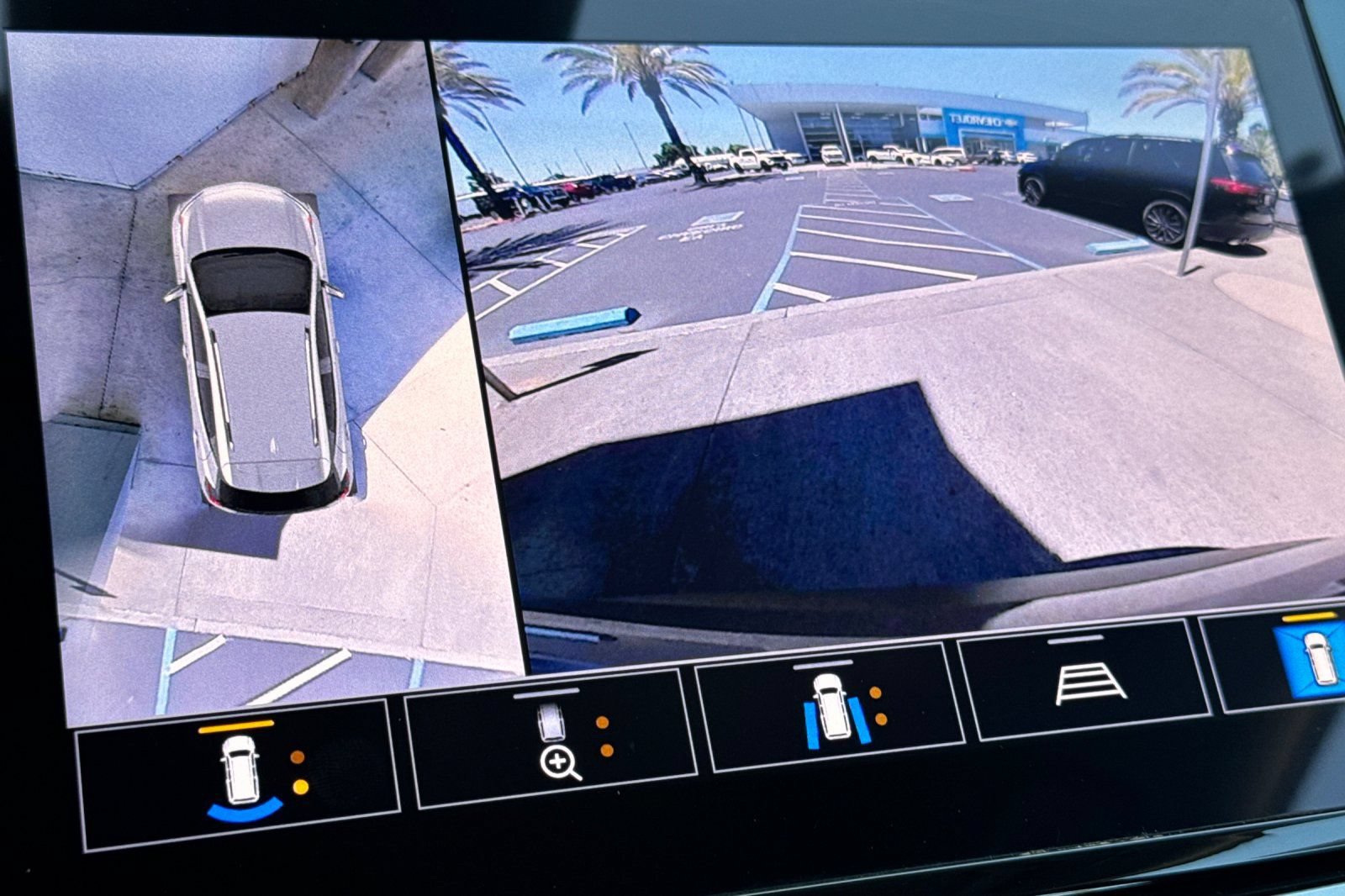 Used 2022 Chevrolet Bolt EUV Premier FWD image 20