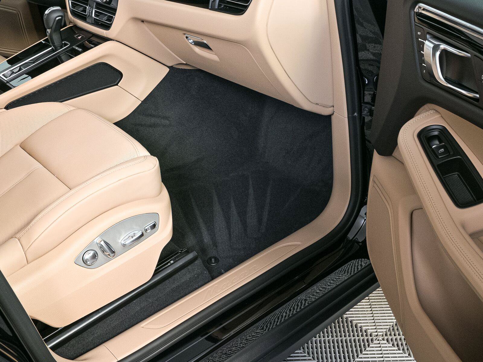 New 2026 Porsche Macan Turbo AWD/4WD image 24