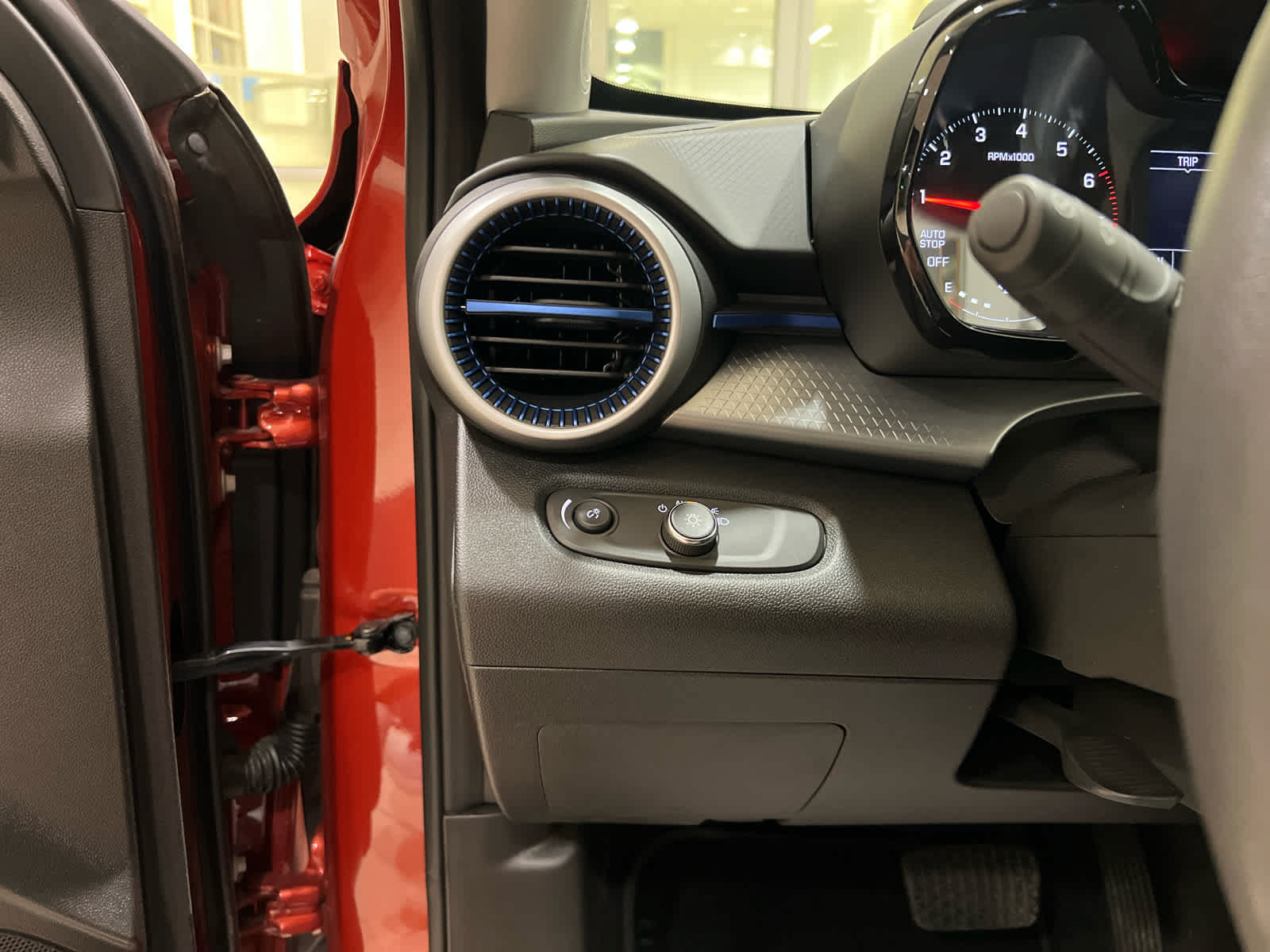 Used 2024 Chevrolet Trax LS w/ LS Convenience Package FWD image 19