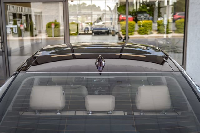 Used 2016 Jaguar XJ R-Sport RWD image 10