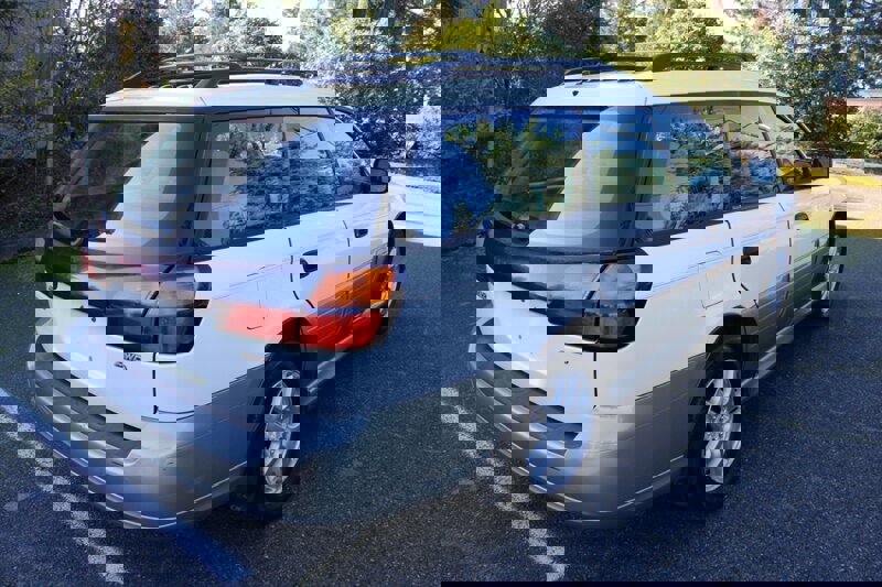 Used 2003 Subaru Outback Wagon image 3