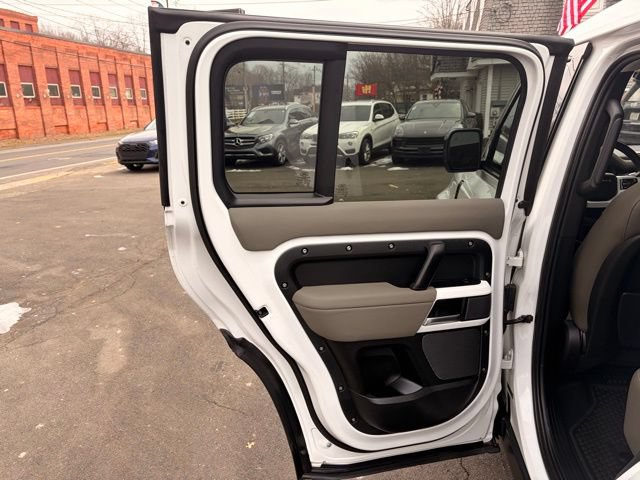 Used 2020 Land Rover Defender 110 SE AWD/4WD image 15