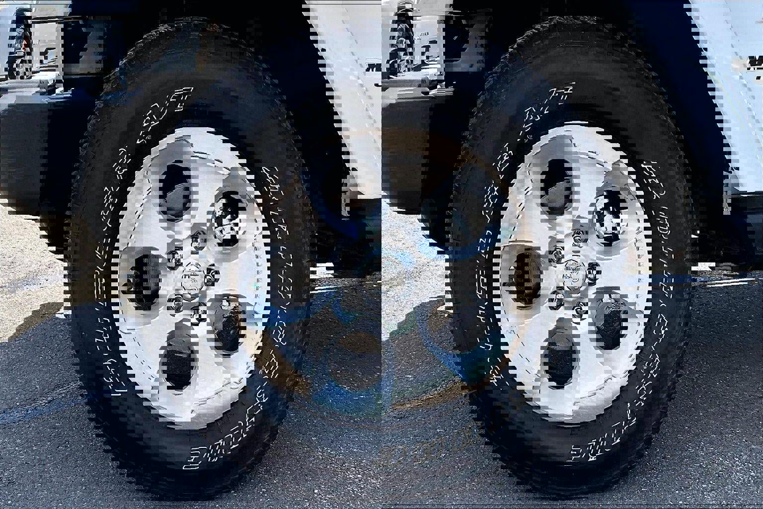 Used 2014 Jeep Wrangler Unlimited Sahara w/ Dual Top Group image 8