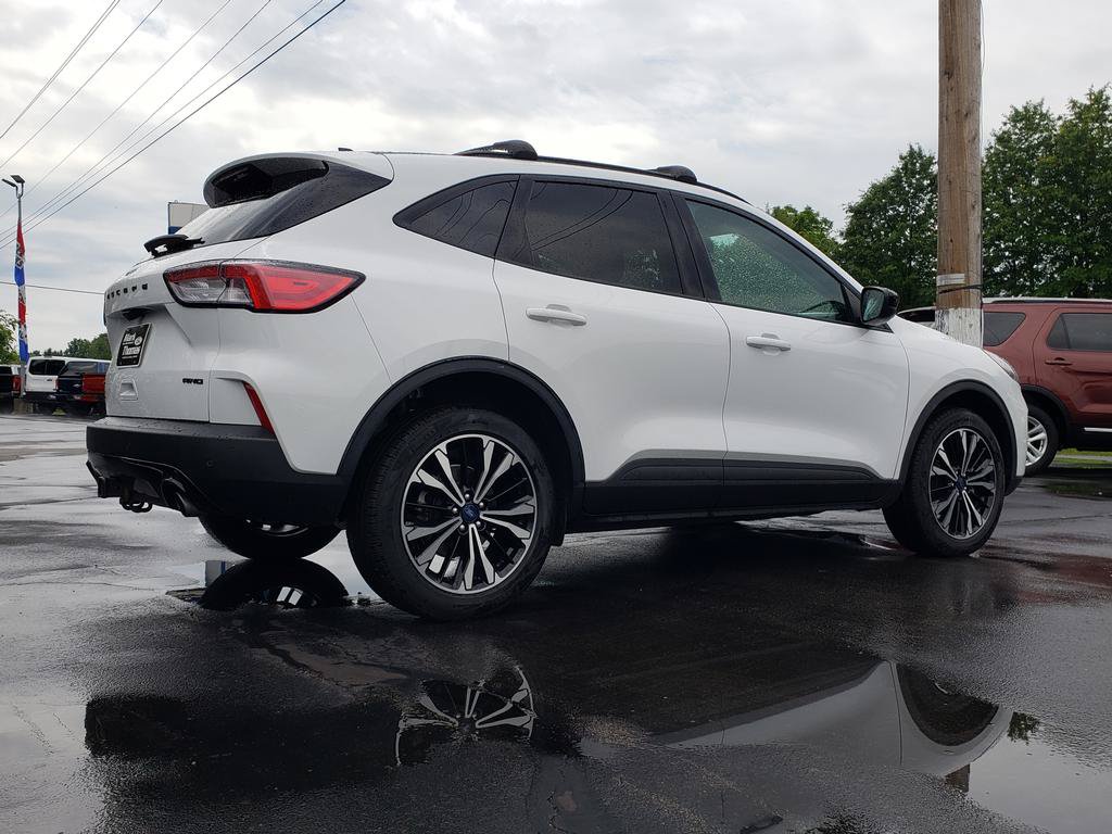Used 2022 Ford Escape SEL w/ SEL Stealth AWD Package image 5
