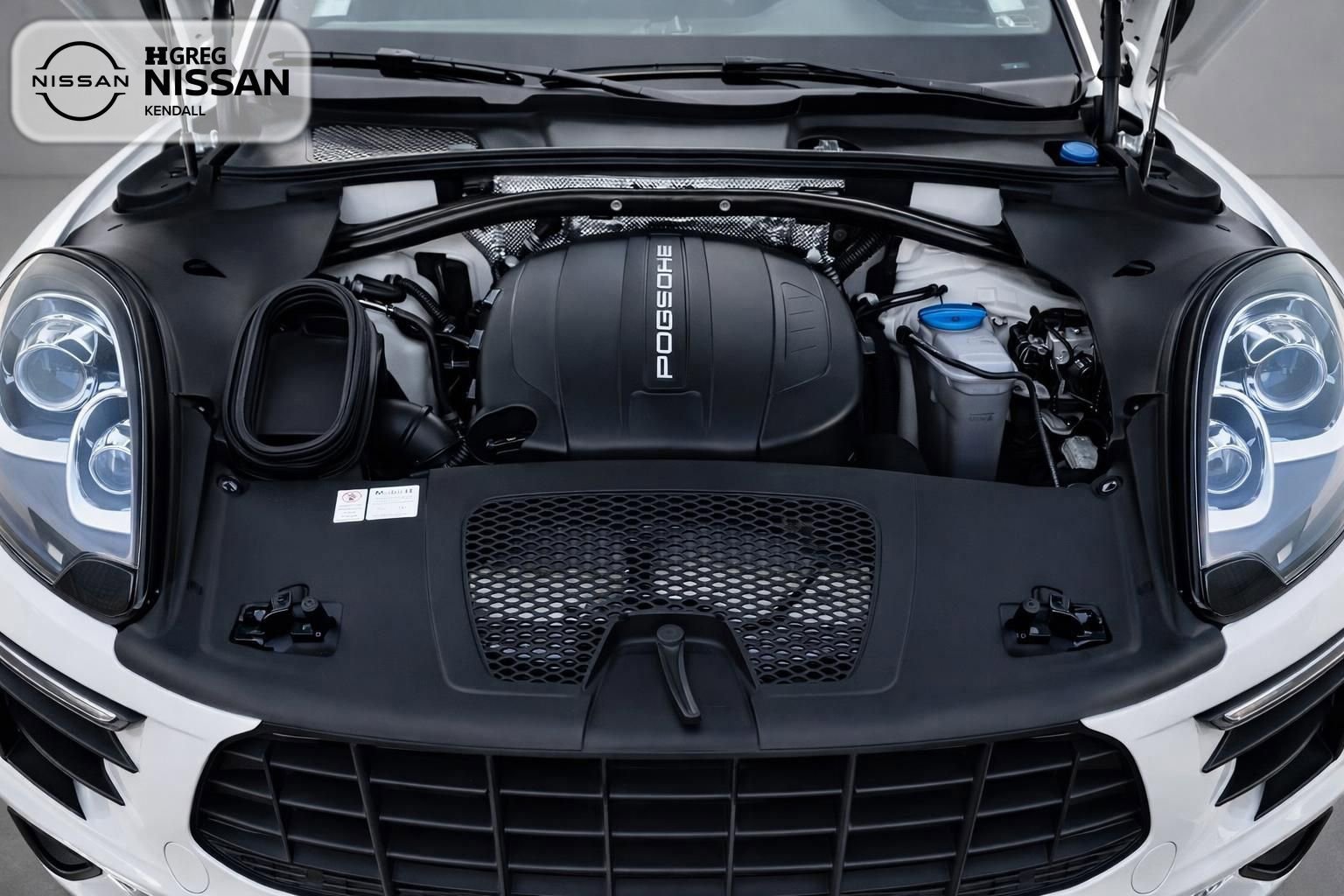 Used 2017 Porsche Macan AWD/4WD image 14