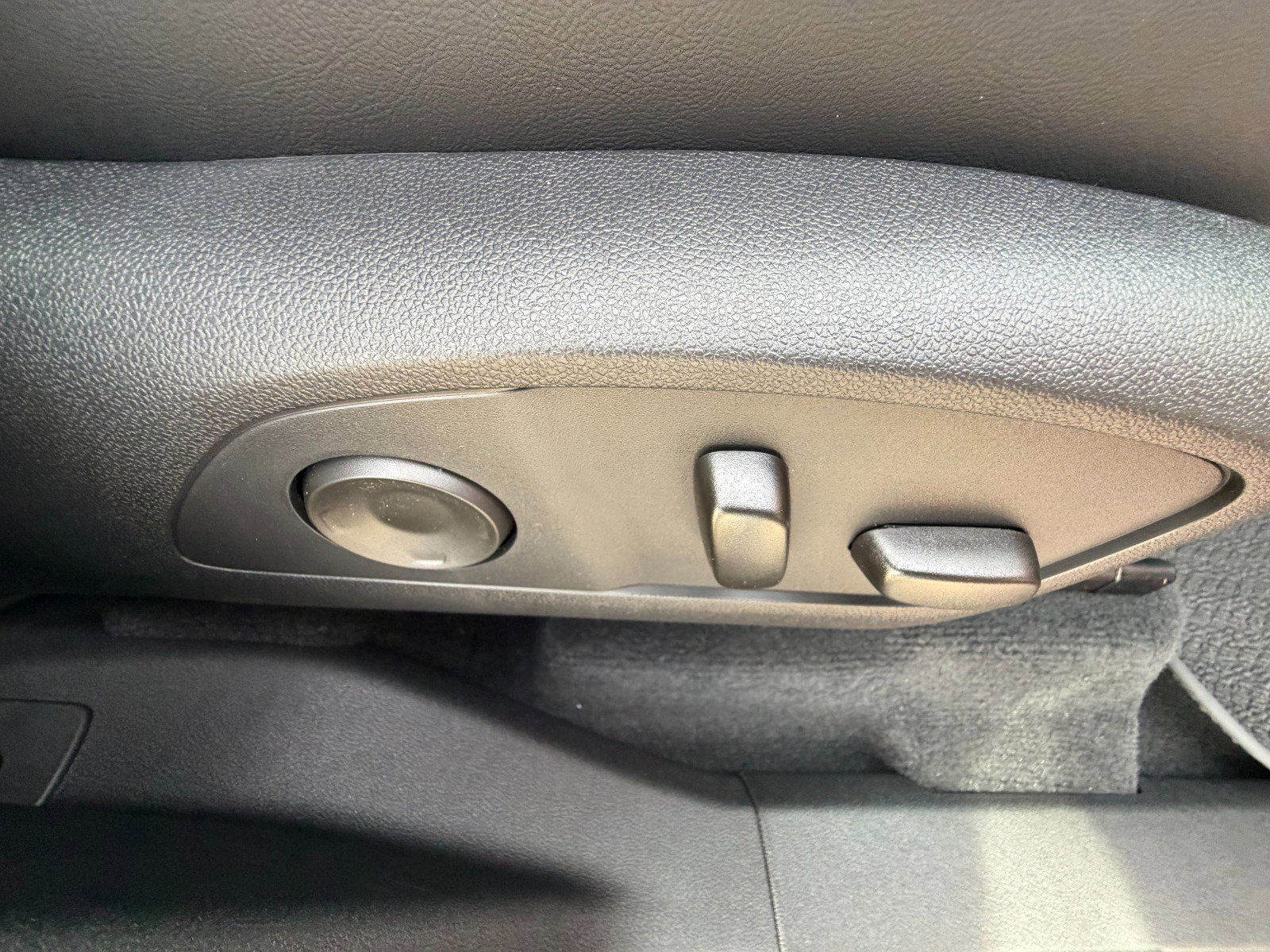 New 2026 GMC Acadia Denali w/ Super Cruise Package image 30