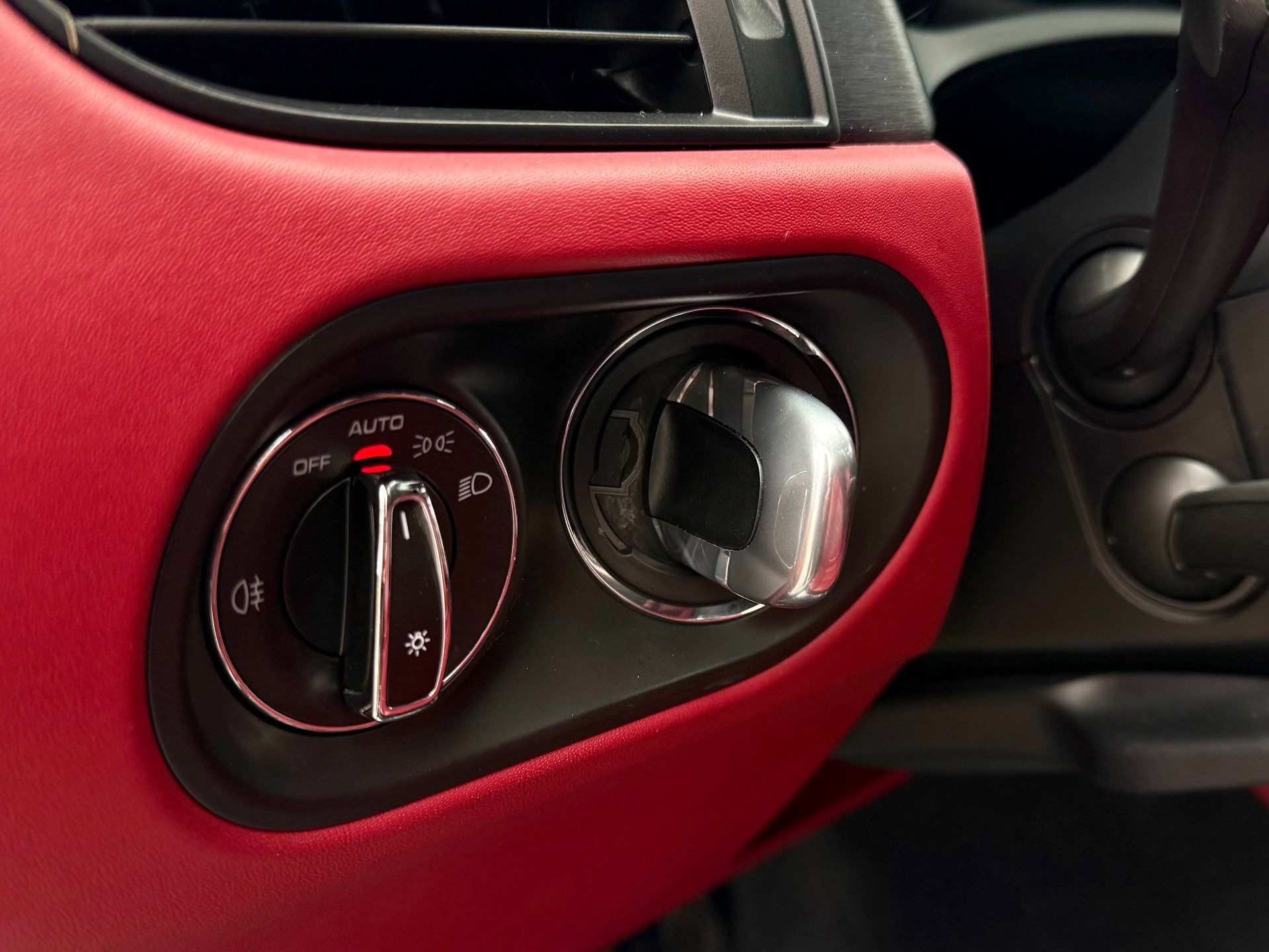 Used 2023 Porsche Macan GTS image 12