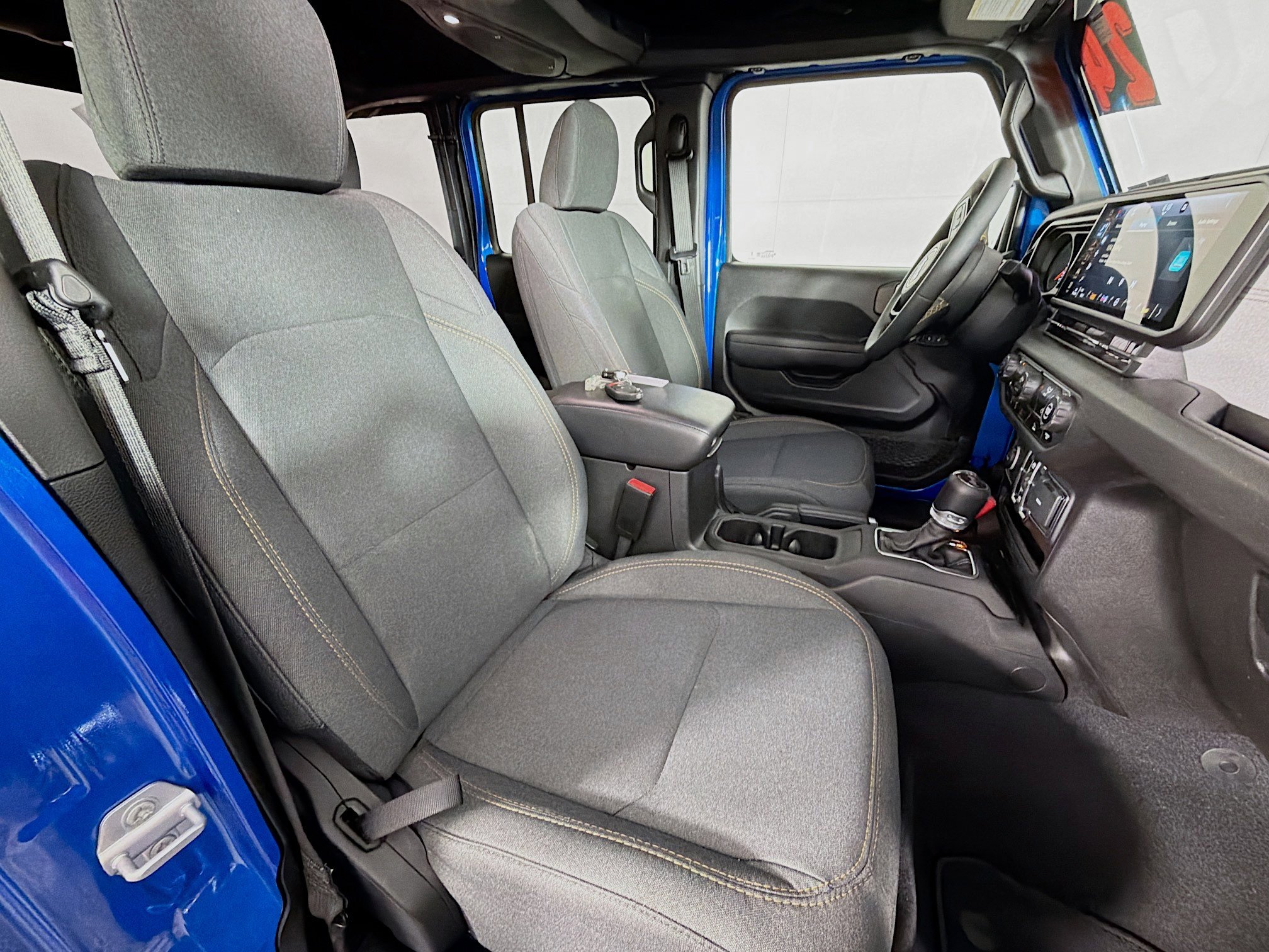 Used 2024 Jeep Wrangler Sport S image 27