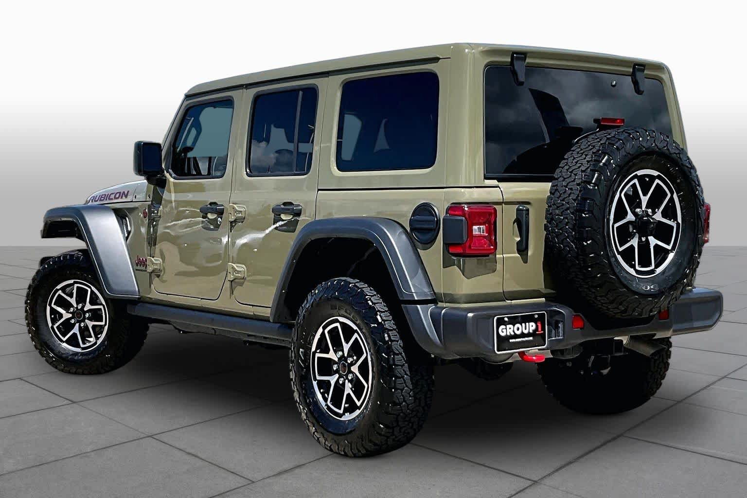 Used 2025 Jeep Wrangler Unlimited Rubicon w/ Convenience Group AWD/4WD image 12