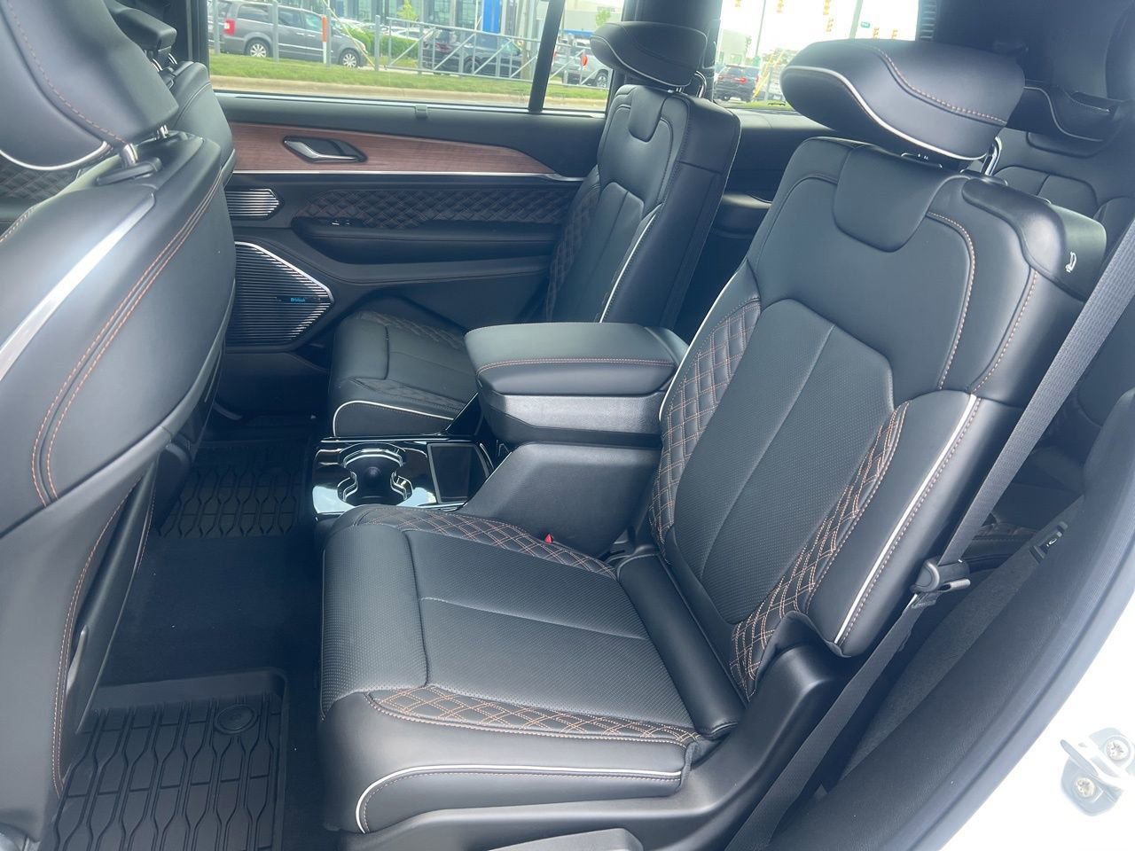 New 2026 Jeep Grand Cherokee L Summit w/ Obsidian Package AWD/4WD image 16