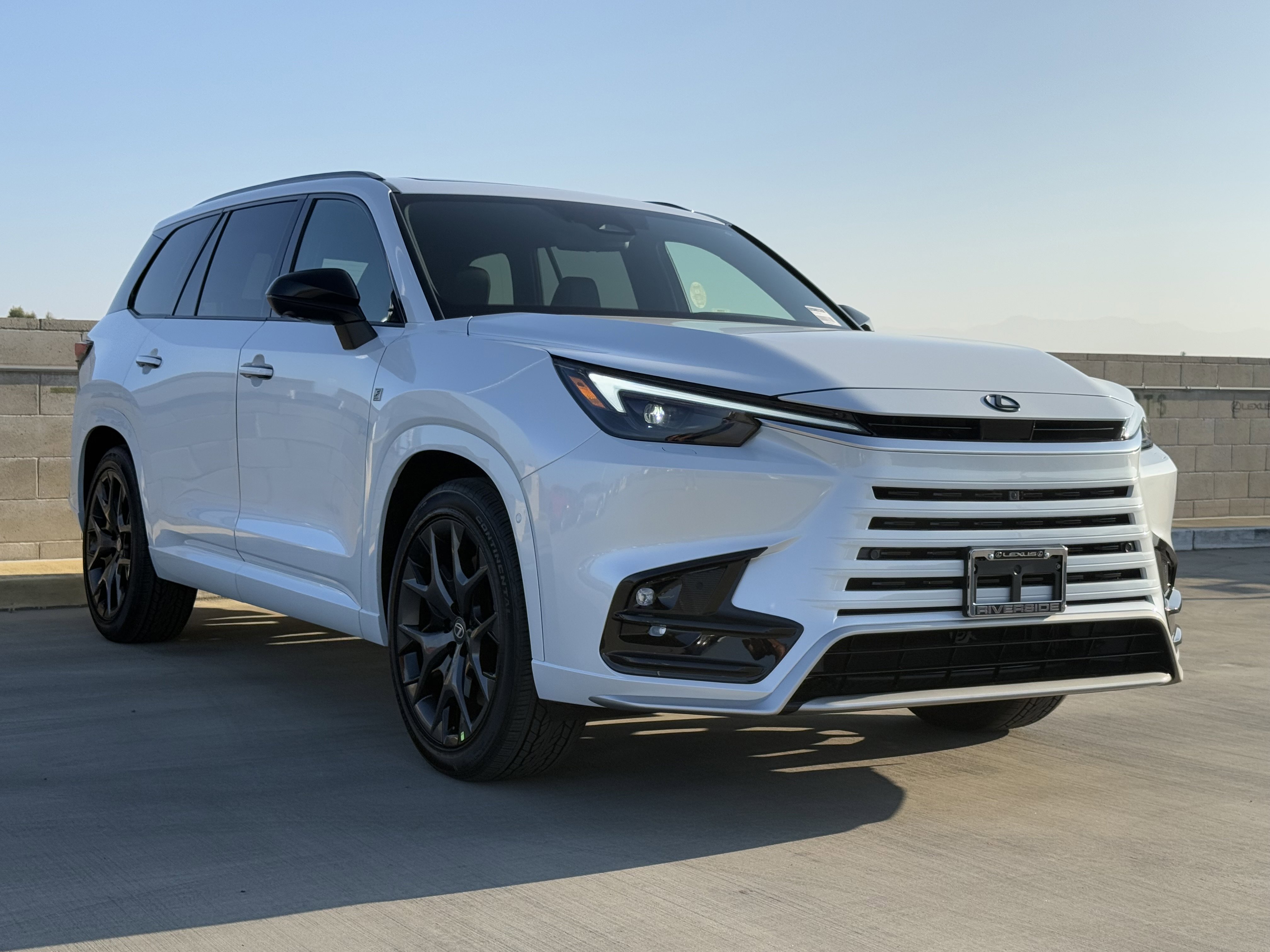 New 2026 Lexus TX 500h AWD image 2