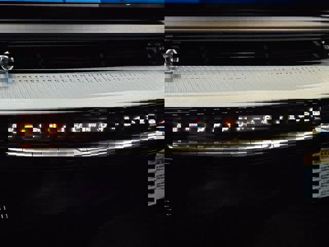 New 2026 Cadillac Optiq Luxury 1 image 21