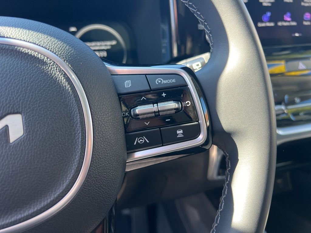 Certified 2023 Kia Sorento SX image 16