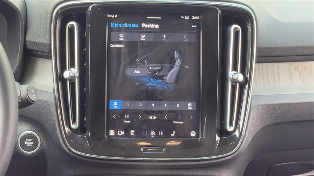 Certified 2025 Volvo XC40 B5 Plus image 12