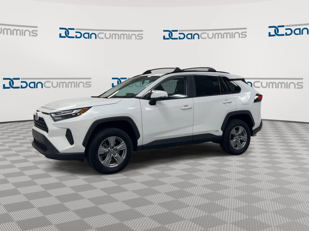 Used 2022 Toyota RAV4 XLE w/ Convenience Package AWD/4WD image 2