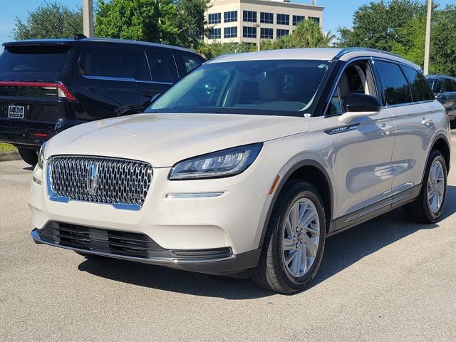 Certified 2022 Lincoln Corsair FWD image 3