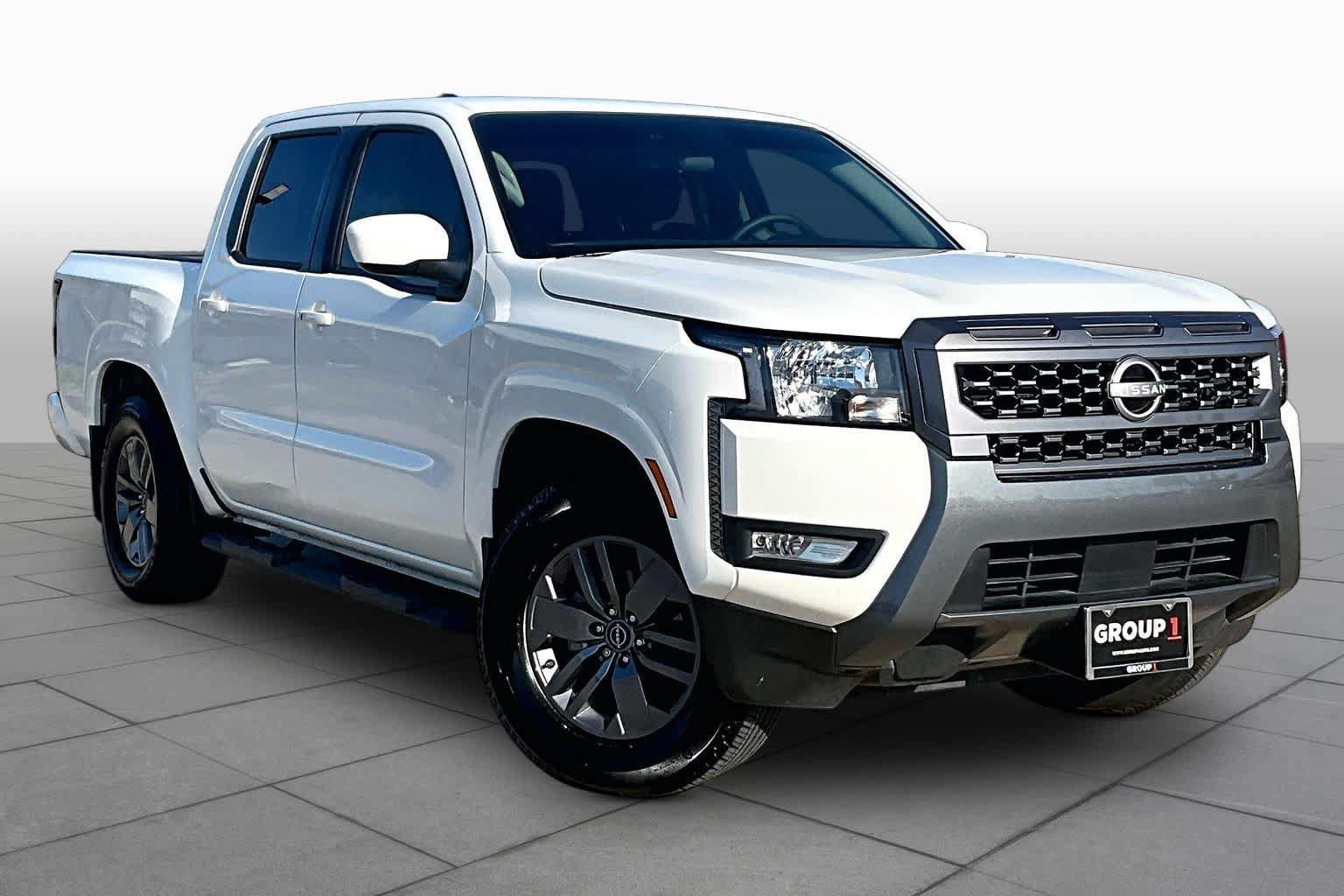 Used 2025 Nissan Frontier SV w/ SV Convenience Package RWD image 3