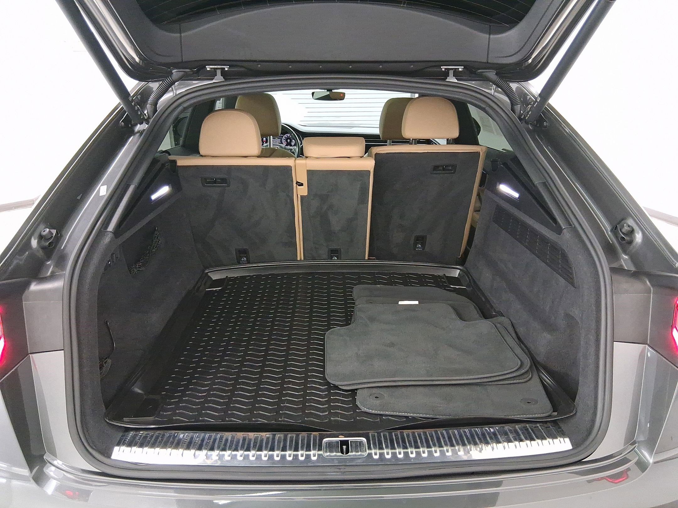 Used 2021 Audi Q8 Premium Plus w/ Premium Plus Package image 28