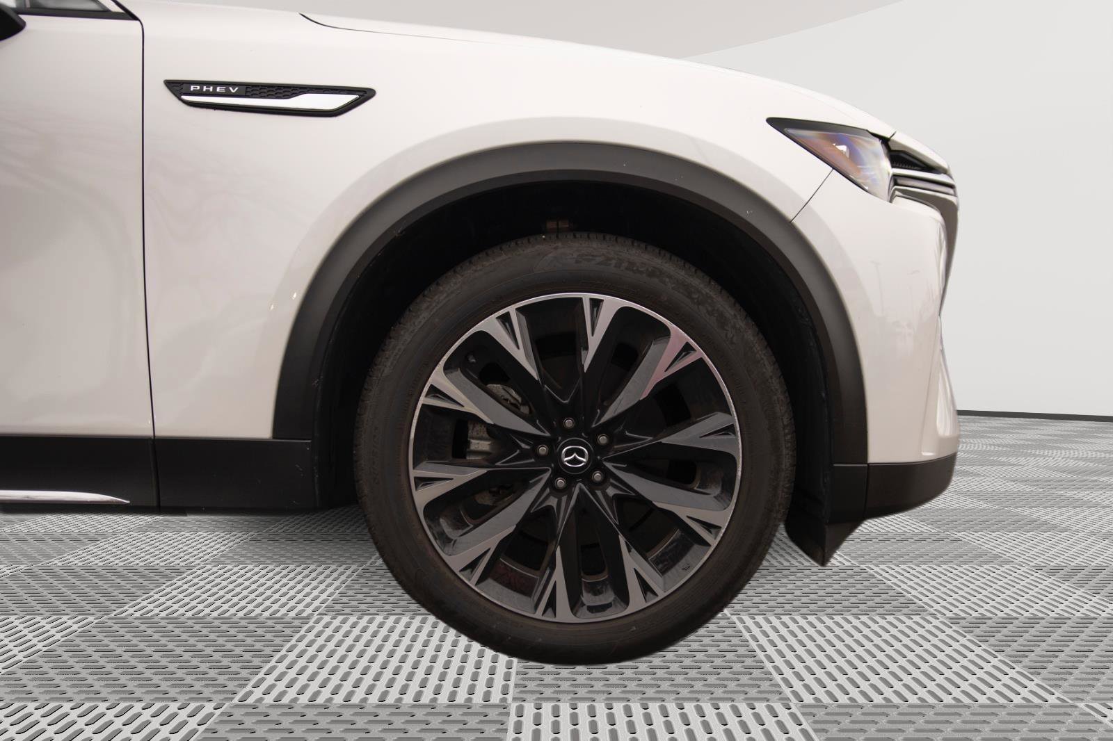 Used 2024 MAZDA CX-90 Plug-In Hybrid w/ Premium Pkg image 24