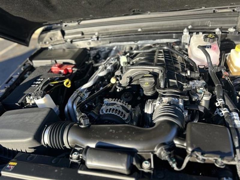 New 2025 Jeep Gladiator Sport image 25