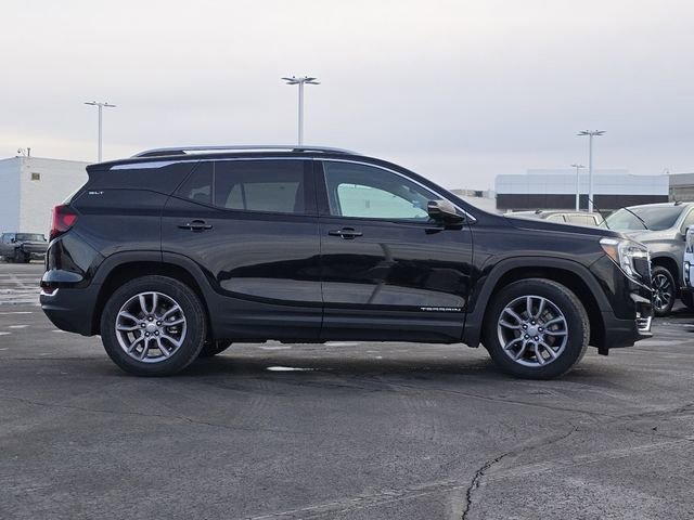 Used 2023 GMC Terrain SLT w/ Tech Package image 13
