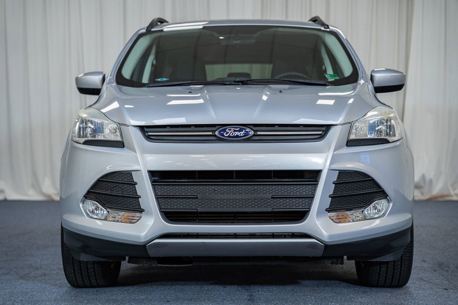 Used 2016 Ford Escape SE w/ Equipment Group 201A image 2