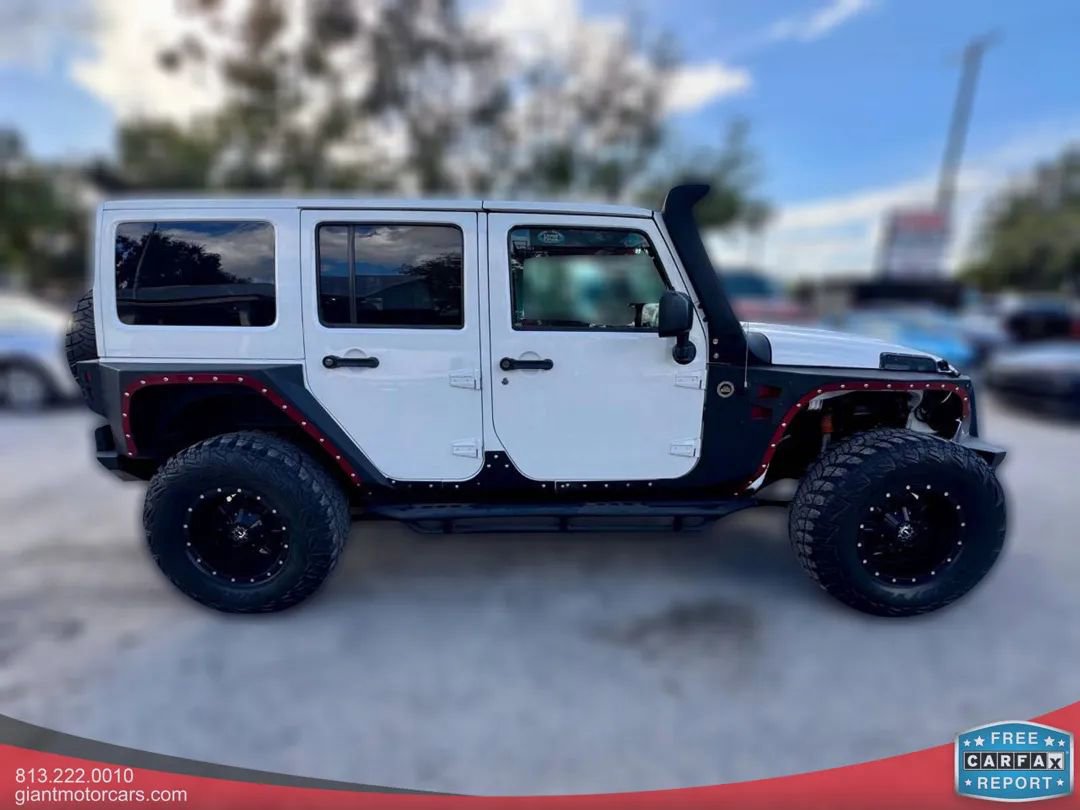 Used 2016 Jeep Wrangler Unlimited Rubicon image 4