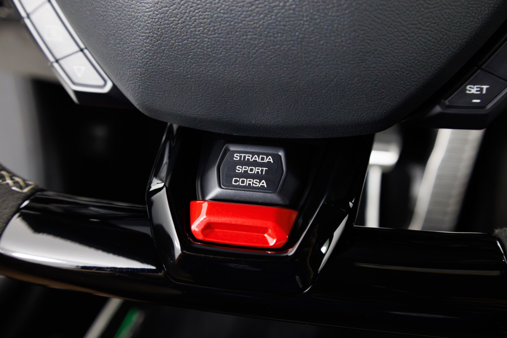 Used 2020 Lamborghini Huracan EVO AWD/4WD image 25
