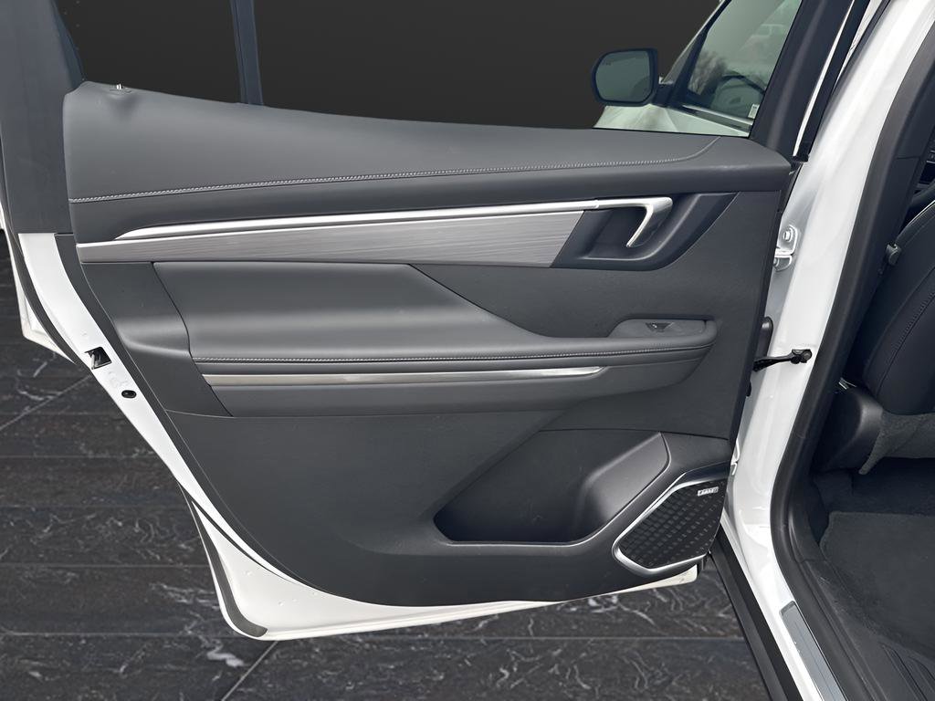 Used 2025 Buick Enclave Preferred image 31