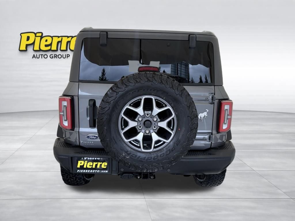 Used 2023 Ford Bronco Badlands image 3
