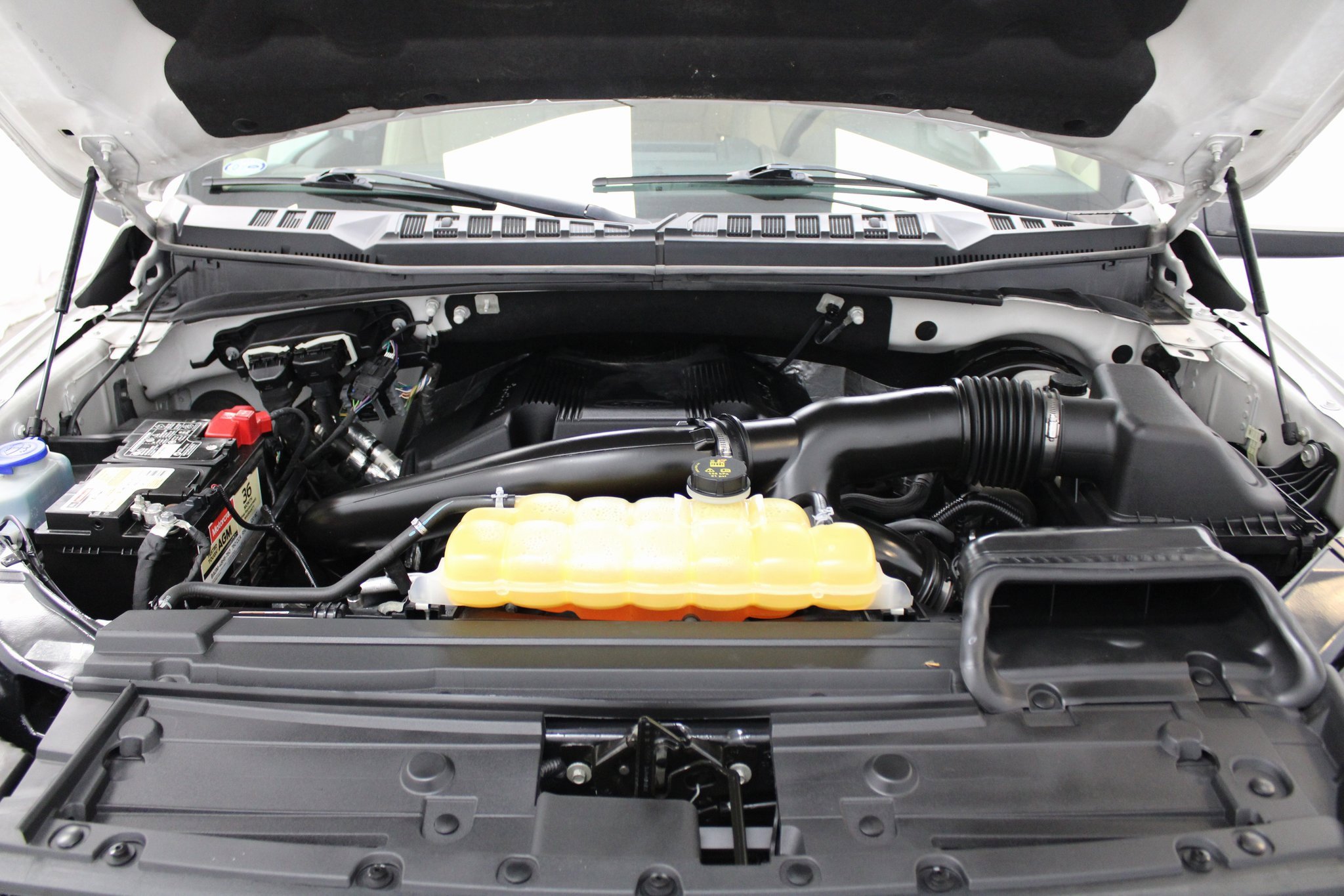 Used 2018 Ford F150 Lariat w/ Equipment Group 501A Mid image 9