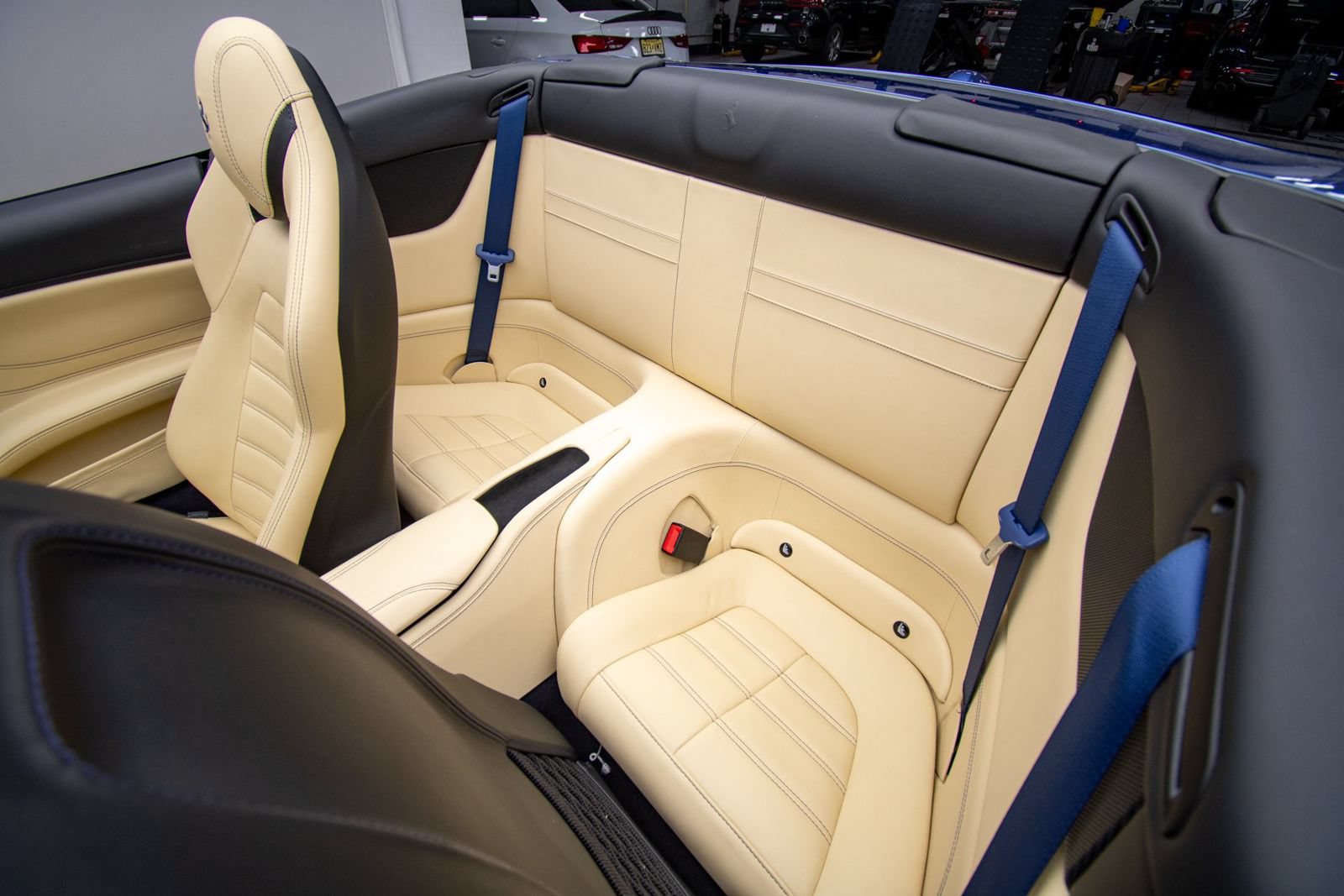 Used 2016 Ferrari California T RWD image 24