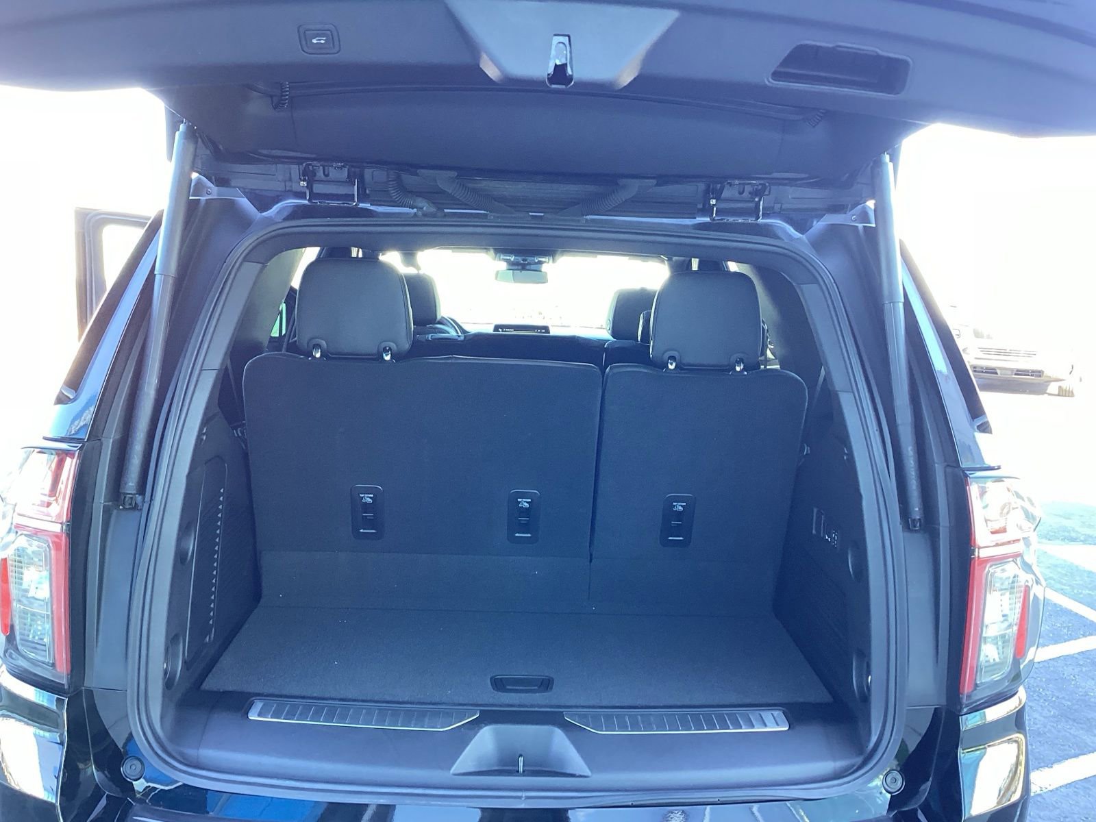 Used 2024 Chevrolet Tahoe RST w/ Luxury Package image 23