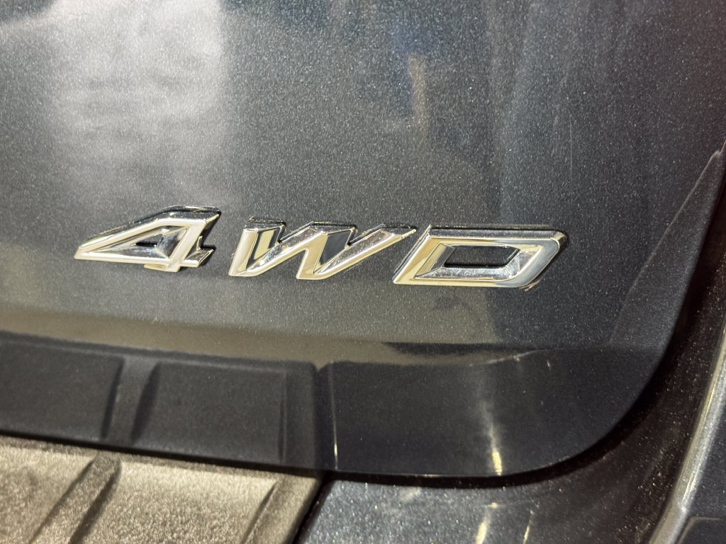 Used 2023 Ford Explorer XLT AWD/4WD image 33