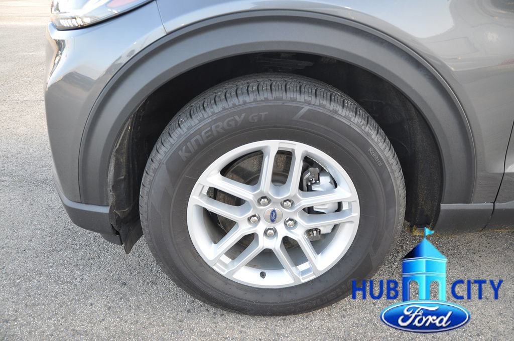 Used 2025 Ford Explorer Active RWD image 9