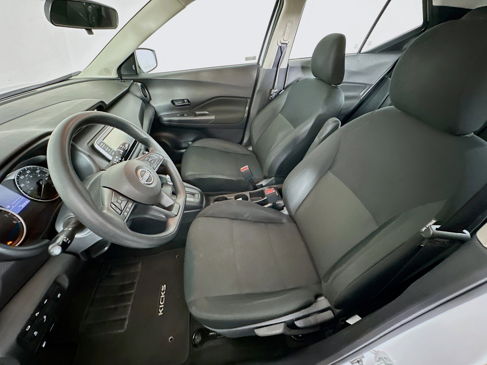 Used 2024 Nissan Kicks S image 13